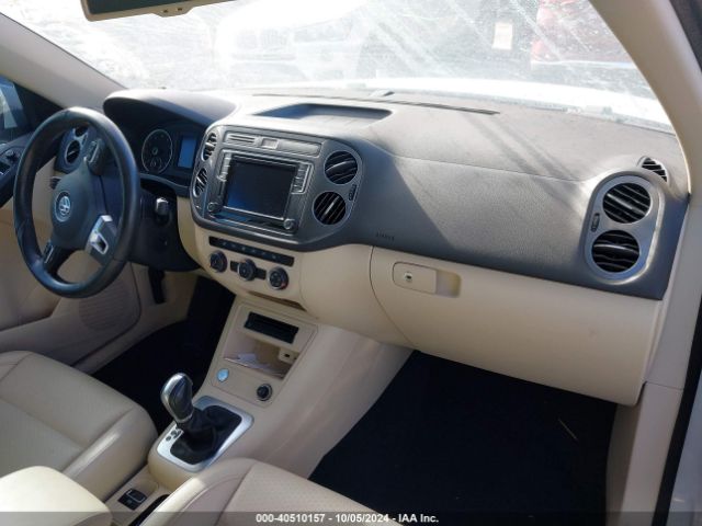 WVGRV7AX9HK003813 Volkswagen Tiguan 2.0t Wolfsburg Edition