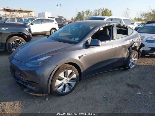 2023 TESLA MODEL Y 7SAYGDEE2PA178286 Photo 1