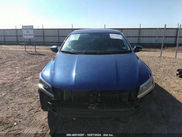 1VWDT7A35HC074788 Volkswagen Passat 1.8t R-line