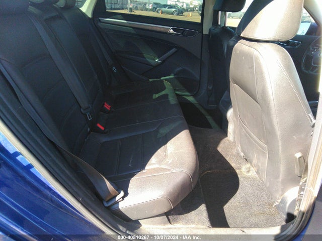 1VWDT7A35HC074788 Volkswagen Passat 1.8t R-line