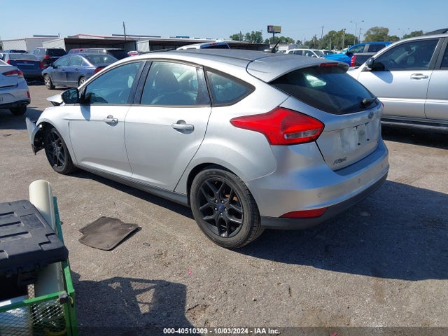 Ford FOCUS SE 2016 1FADP3K25GL307210 Image 3