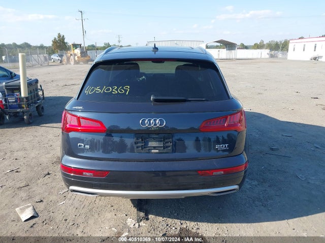 WA1ANAFY2J2100044 Audi Q5 2.0t Premium/2.0t Tech Premium