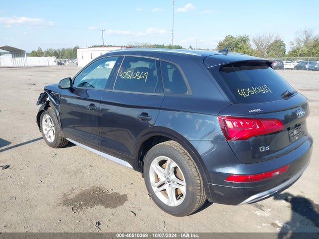 WA1ANAFY2J2100044 Audi Q5 2.0t Premium/2.0t Tech Premium