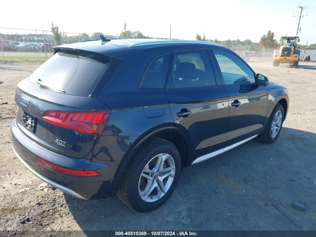 WA1ANAFY2J2100044 Audi Q5 2.0t Premium/2.0t Tech Premium