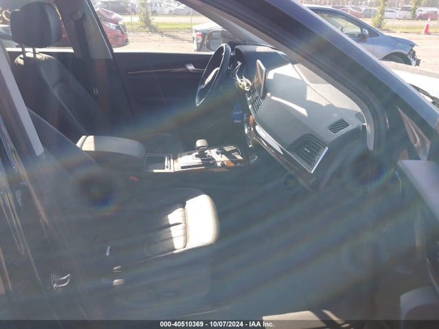 WA1ANAFY2J2100044 Audi Q5 2.0t Premium/2.0t Tech Premium
