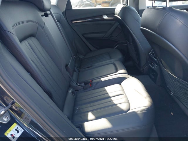 WA1ANAFY2J2100044 Audi Q5 2.0t Premium/2.0t Tech Premium