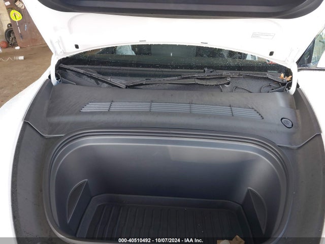 2024 TESLA MODEL Y 7SAYGDEE7RA288673 Photo 9
