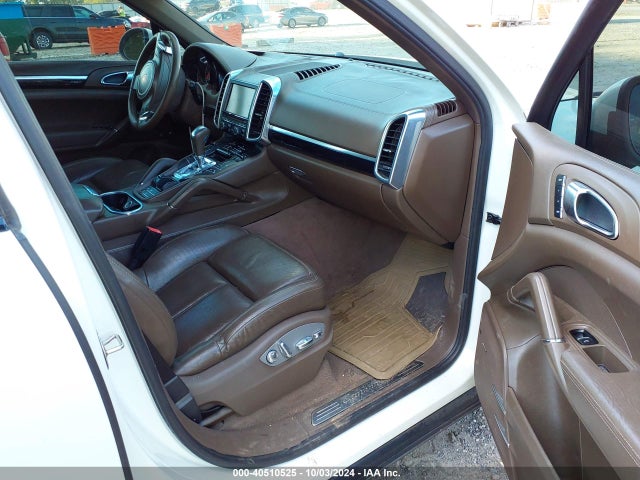 2011 PORSCHE CAYENNE WP1AB2A23BLA46982 Photo 4