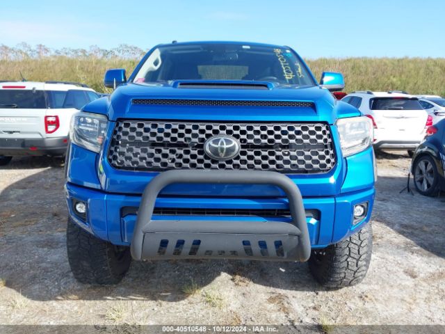 5TFDW5F13JX705753 Toyota Tundra Sr5 5.7l V8