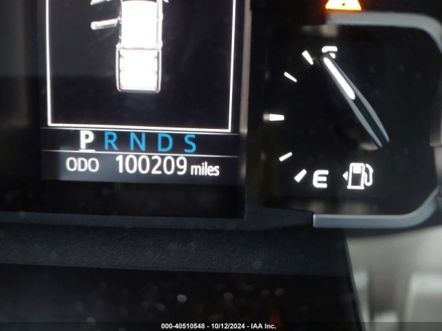 5TFDW5F13JX705753 Toyota Tundra Sr5 5.7l V8