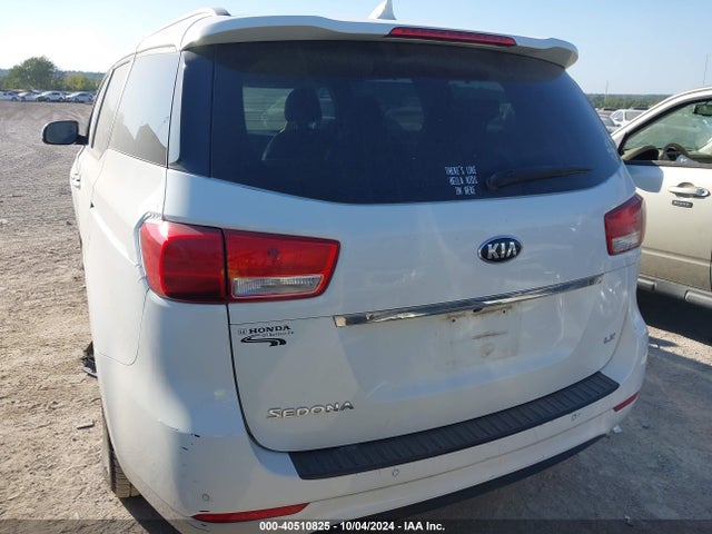 KIA SEDONA LX 2017 KNDMB5C12H6322998 Image 17