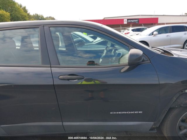 1C4PJMAB4EW218689 Jeep Cherokee Sport