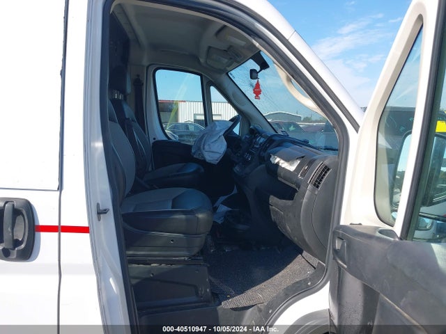 3C6TRVAG3JE145013 RAM Promaster 1500 Low Roof 136 Wb