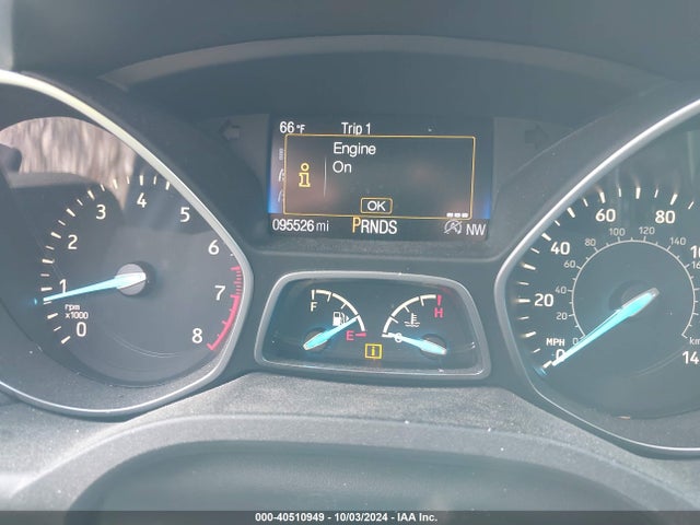 1FMCU0GDXHUA74777 Ford ESCAPE SE