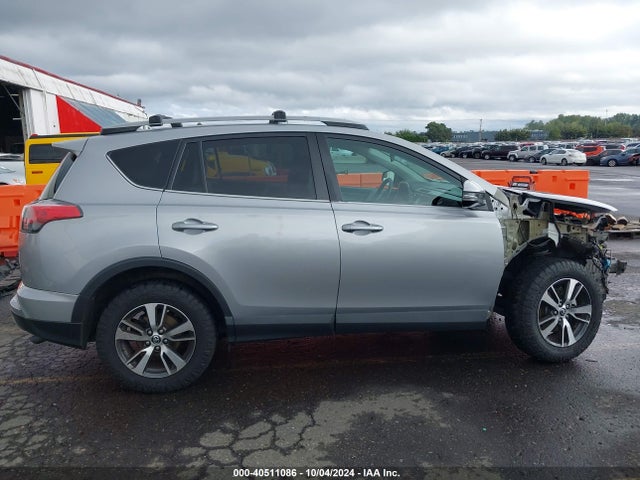 Toyota Rav4 Xle 2017 2T3RFREV9HW643128 Image 14