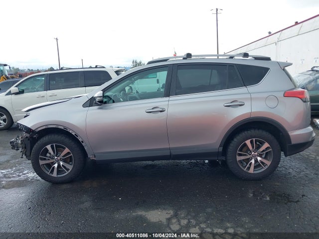 Toyota Rav4 Xle 2017 2T3RFREV9HW643128 Image 15