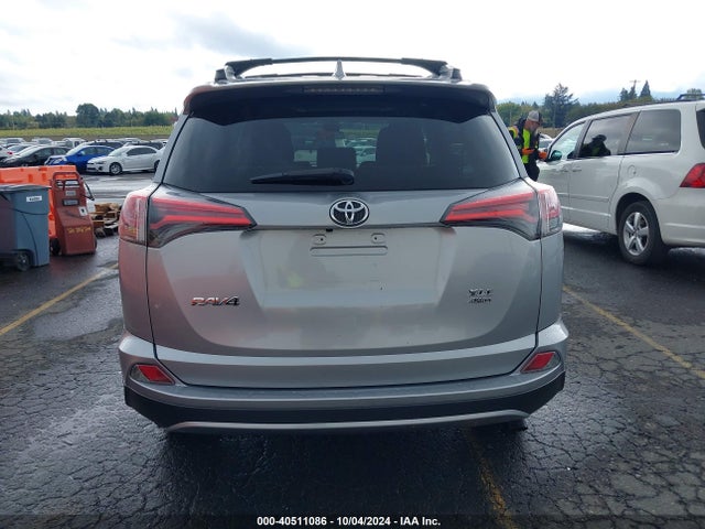 Toyota Rav4 Xle 2017 2T3RFREV9HW643128 Image 17