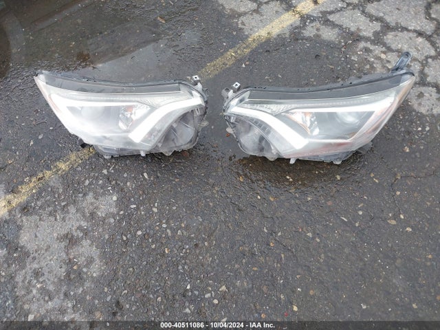 Toyota Rav4 Xle 2017 2T3RFREV9HW643128 Image 12