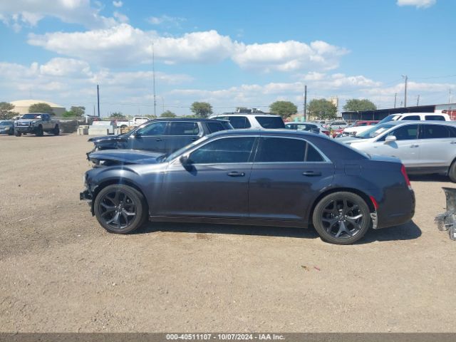 2C3CCAAGXGH211982 Chrysler 300 Limited