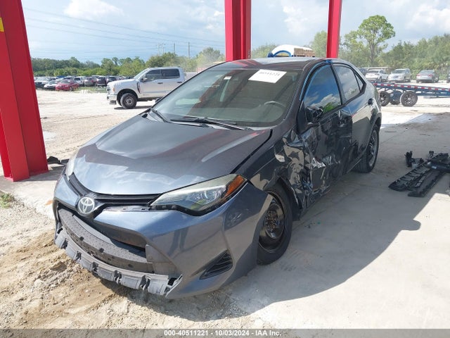 Toyota COROLLA LE 2018 2T1BURHE5JC978163 Image 2