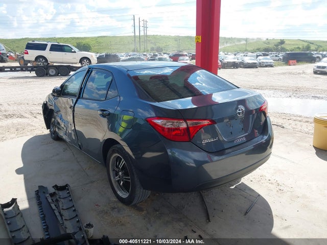 Toyota COROLLA LE 2018 2T1BURHE5JC978163 Image 3