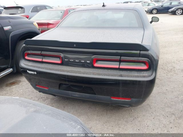 2C3CDZFJ6GH279258 Dodge Challenger 392 Hemi Scat Pack Shaker