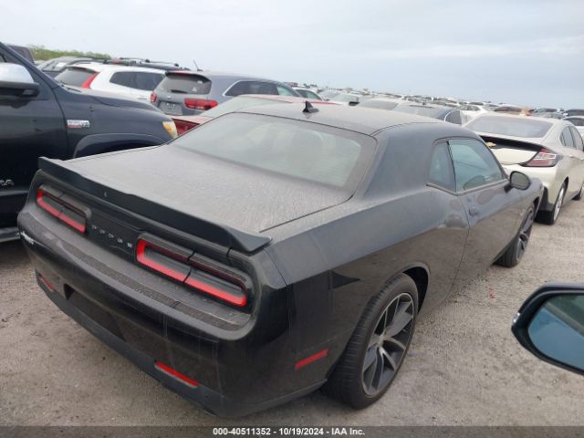 2C3CDZFJ6GH279258 Dodge Challenger 392 Hemi Scat Pack Shaker