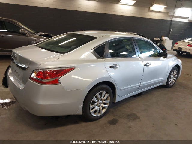 Nissan Altima 2.5 S 2015 1N4AL3APXFN401498 Image 4