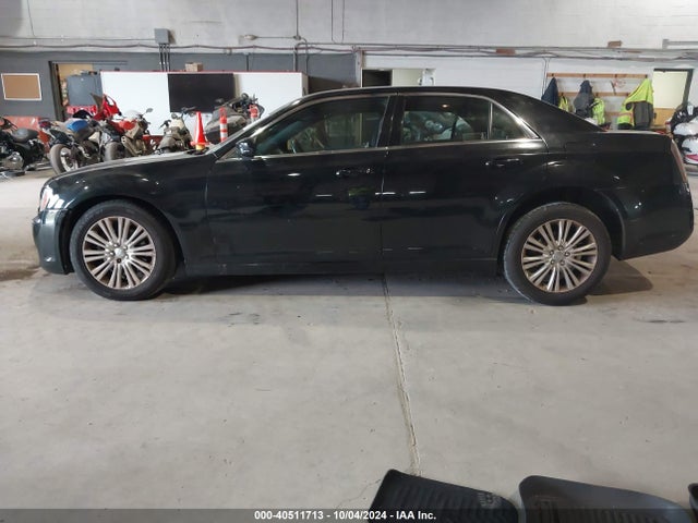 2C3CCARG6EH139129 Chrysler 300