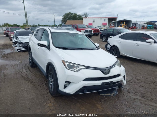 Toyota Rav4 Xle 2018 2T3WFREVXJW451502 Image 1
