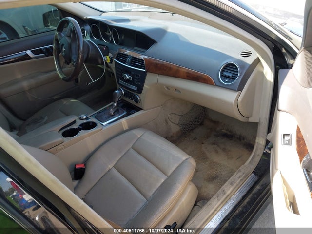 WDDGF8AB3EG194653 Mercedes-Benz C 300 Luxury 4matic/sport 4matic