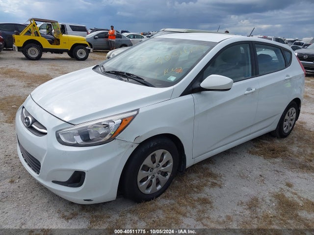 KMHCT5AE6GU275561 Hyundai ACCENT SE