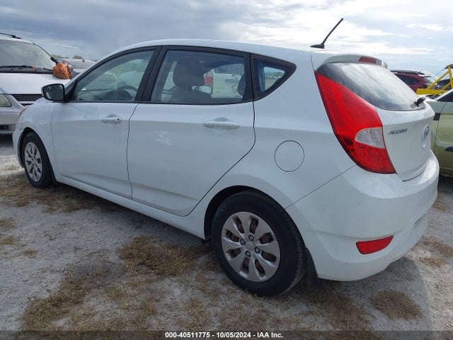 KMHCT5AE6GU275561 Hyundai ACCENT SE