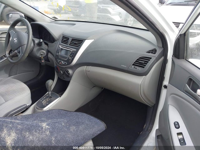KMHCT5AE6GU275561 Hyundai ACCENT SE
