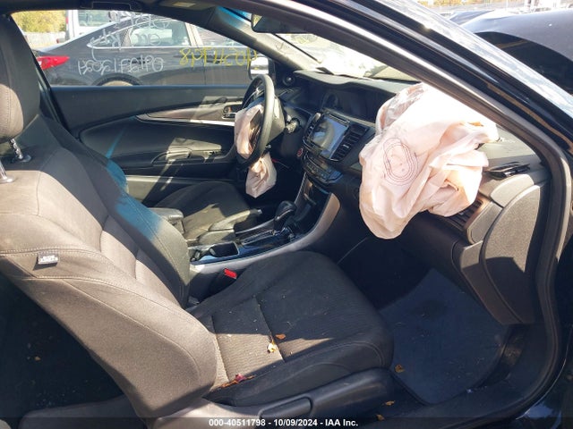 Honda ACCORD EX 2017 1HGCT1B77HA005143 Image 5