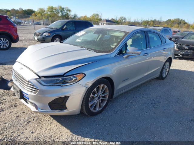 3FA6P0MU3KR262381 Ford Fusion Hybrid Sel