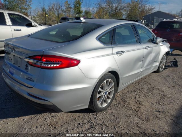 3FA6P0MU3KR262381 Ford Fusion Hybrid Sel