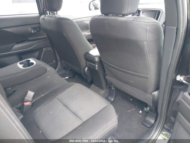 JA4AD3A38JZ030924 Mitsubishi Outlander Le