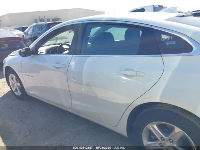 1G1ZD5STXRF120729 Chevrolet Malibu Fwd 1lt