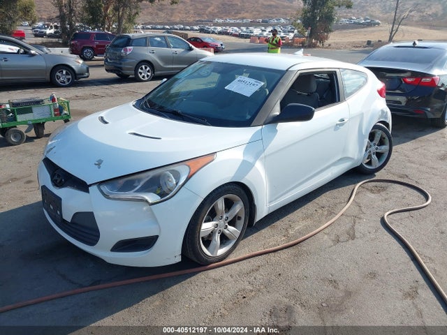 Hyundai Veloster Base W/gray 2014 KMHTC6AD3EU195581 Image 2