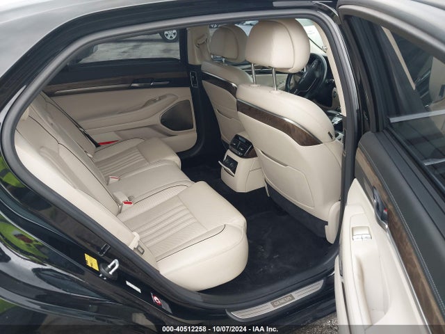Genesis G90 2017 KMHG34JAXHU032426 Image 8