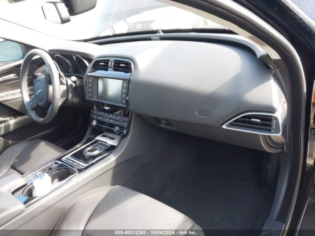 2017 JAGUAR XE SAJAJ4BV1HA960422 Photo 4