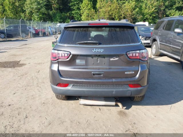 3C4NJCBB2JT122964 Jeep Compass Latitude Fwd