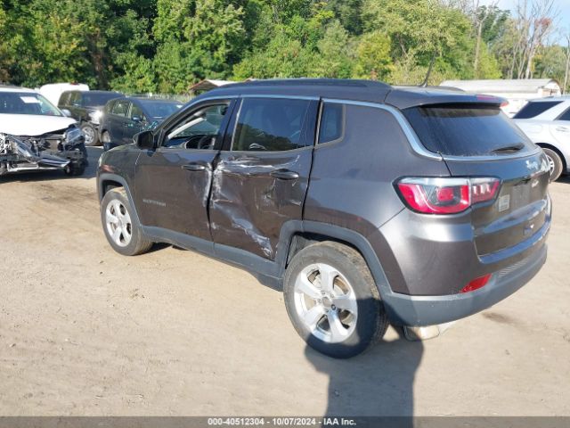 3C4NJCBB2JT122964 Jeep Compass Latitude Fwd
