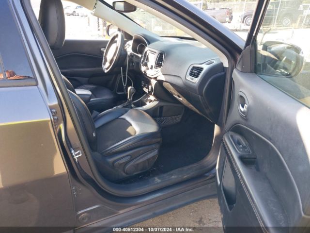 3C4NJCBB2JT122964 Jeep Compass Latitude Fwd