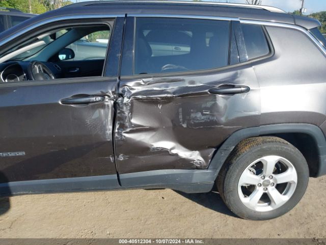 3C4NJCBB2JT122964 Jeep Compass Latitude Fwd