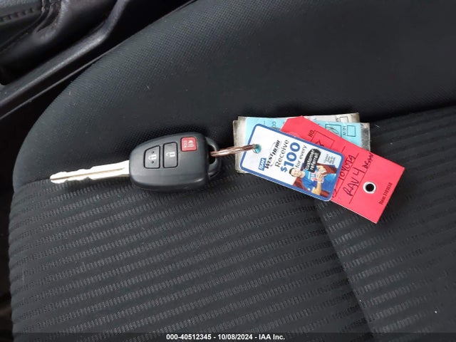 Toyota RAV4 LE 2015 JTMBFREV8FJ037977 Image 11