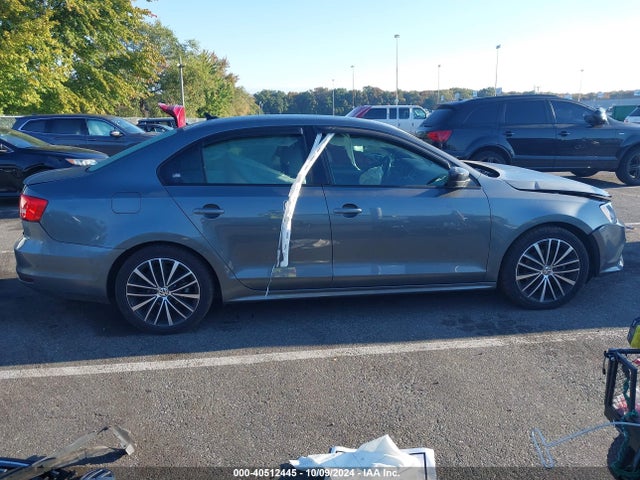 3VWD17AJ0GM395669 Volkswagen Jetta 1.8t Sport