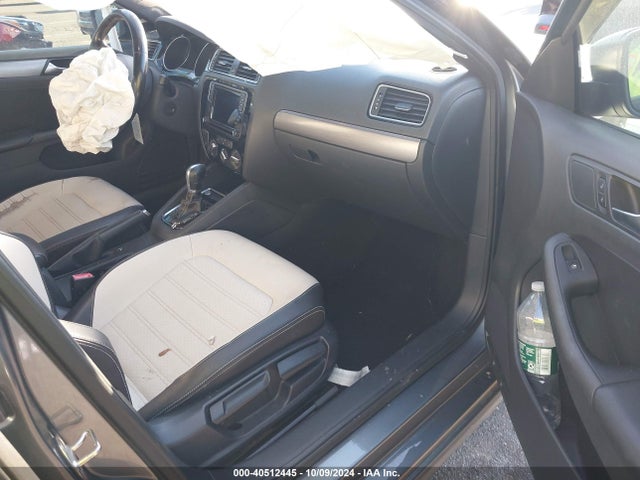 3VWD17AJ0GM395669 Volkswagen Jetta 1.8t Sport