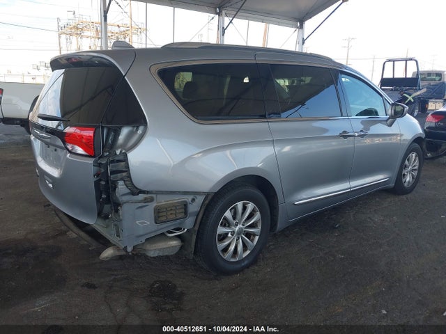 Chrysler Pacifica Touring L 2018 2C4RC1BG9JR322531 Image 4